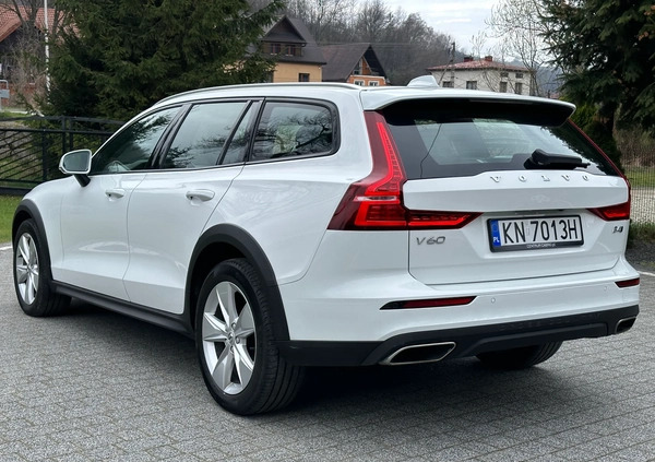 Volvo V60 Cross Country cena 127700 przebieg: 143500, rok produkcji 2021 z Płock małe 781